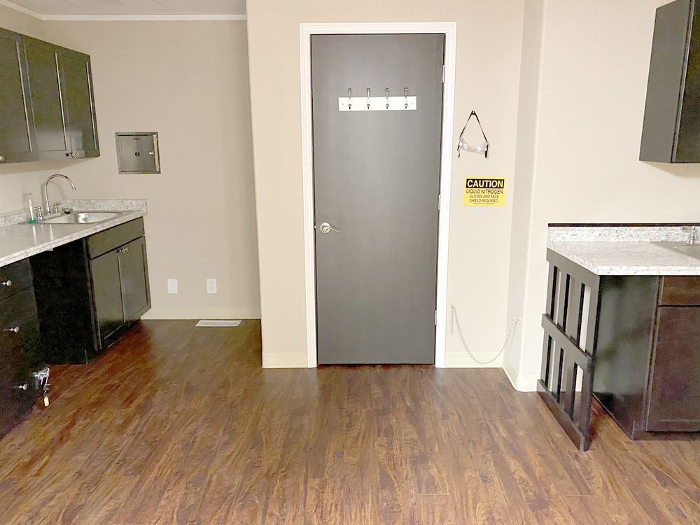 NEWLY REMODELED MEDICAL &/OR OFFICE SPACE: 800 SE 181st Ave, Portland, OR 97233